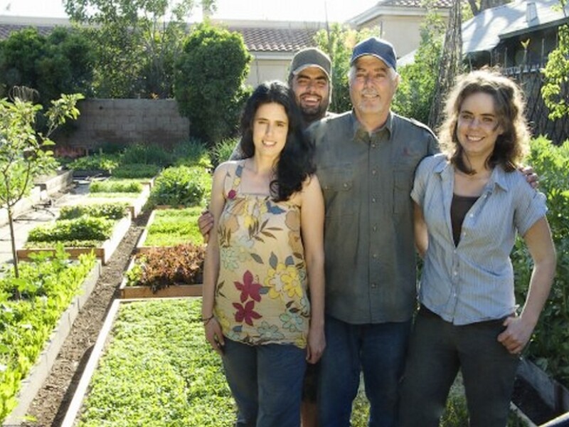 La famille Dervaes dans leur jardin de Pasadena en Californie.