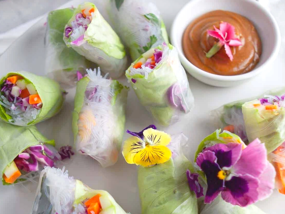 Recette : Rouleaux de printemps aux fleurs comestibles