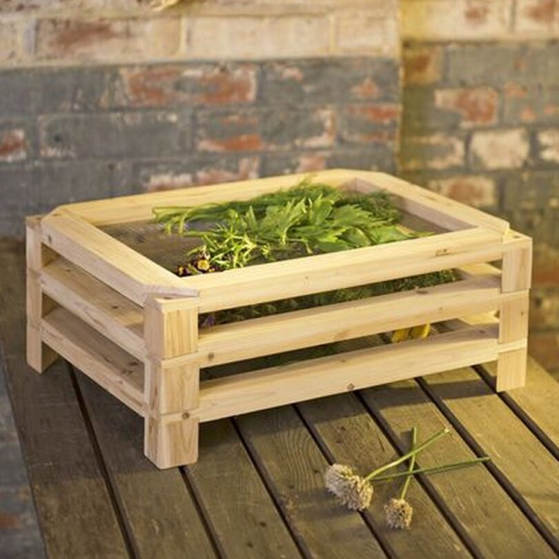 Atelier Herboristerie : Fabrication d'un séchoir à plantes (2h00)